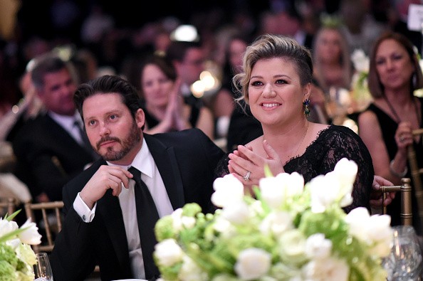 Kelly Clarkson moved out from a $10 million mansion after divorcing her husband?