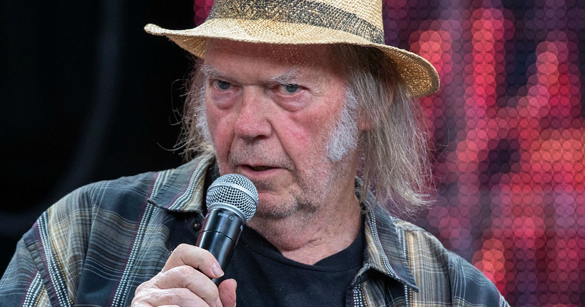 Neil Young To Take Legal Action Against The Donald Trump Campaign For Copyright Infringement