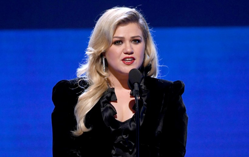 Kelly Clarkson Admits Divorce Has Been 
