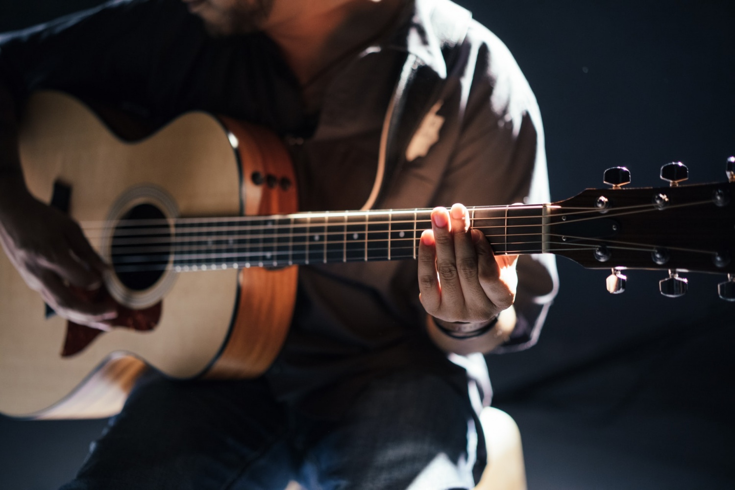How Can Musicians Pitch Their Music in Digital Era and Earn Money in the Process?