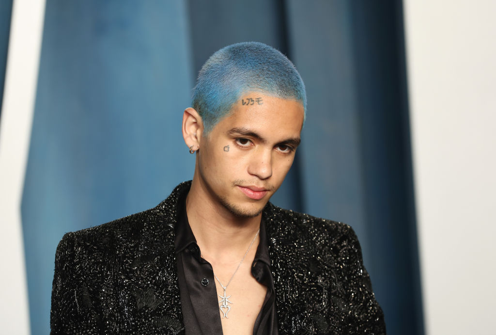 Dominic Fike's Blue Hair Sparks Fan Reactions on Social Media - wide 6
