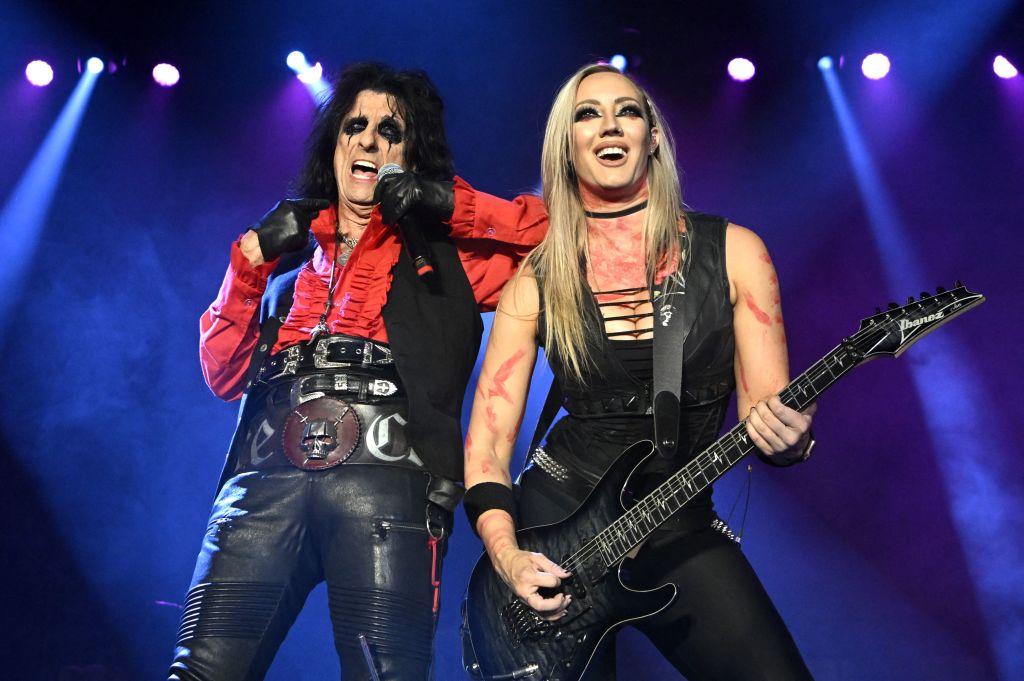 Nita Strauss Tour Canceled Exits Alice Coopers Band As Future Remains