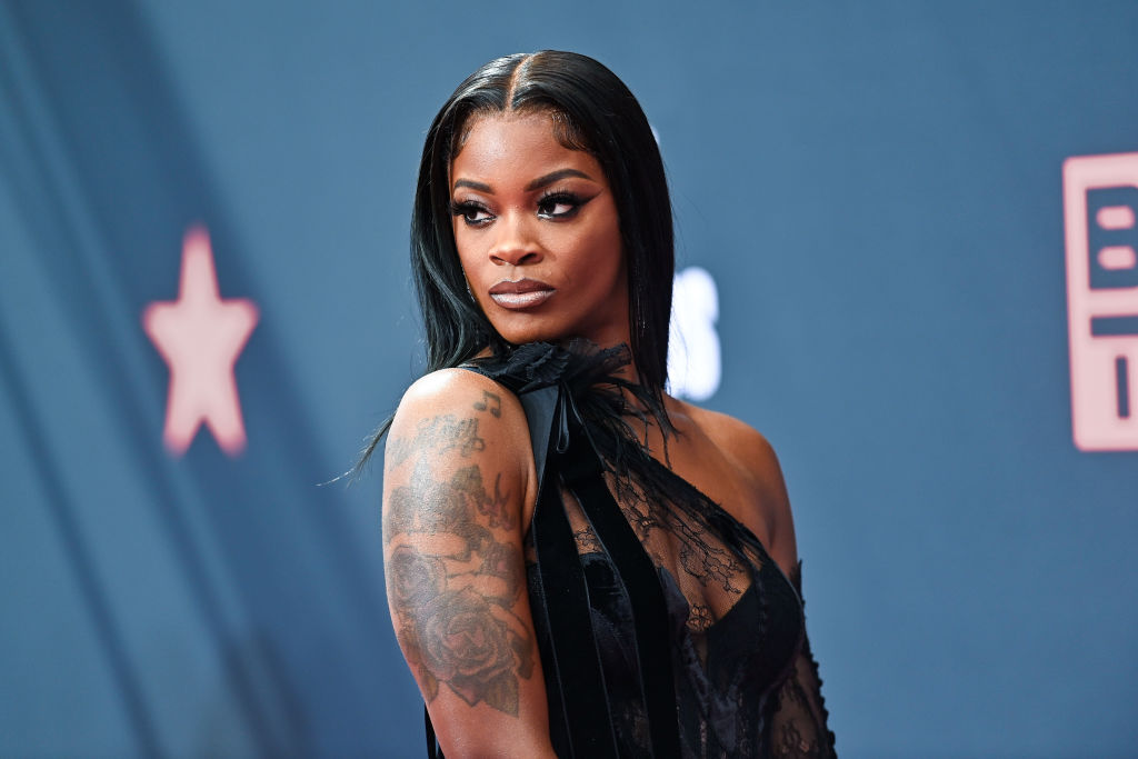 Ari Lennox Gives Fans A Taste Of Upcoming Album With Surprise EP ‘Away Message’