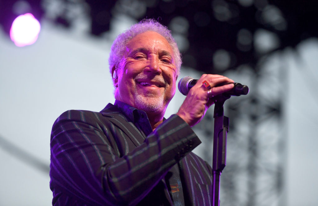 Tom Jones' Health Status Revealed After Undergoing Crucial Surgery