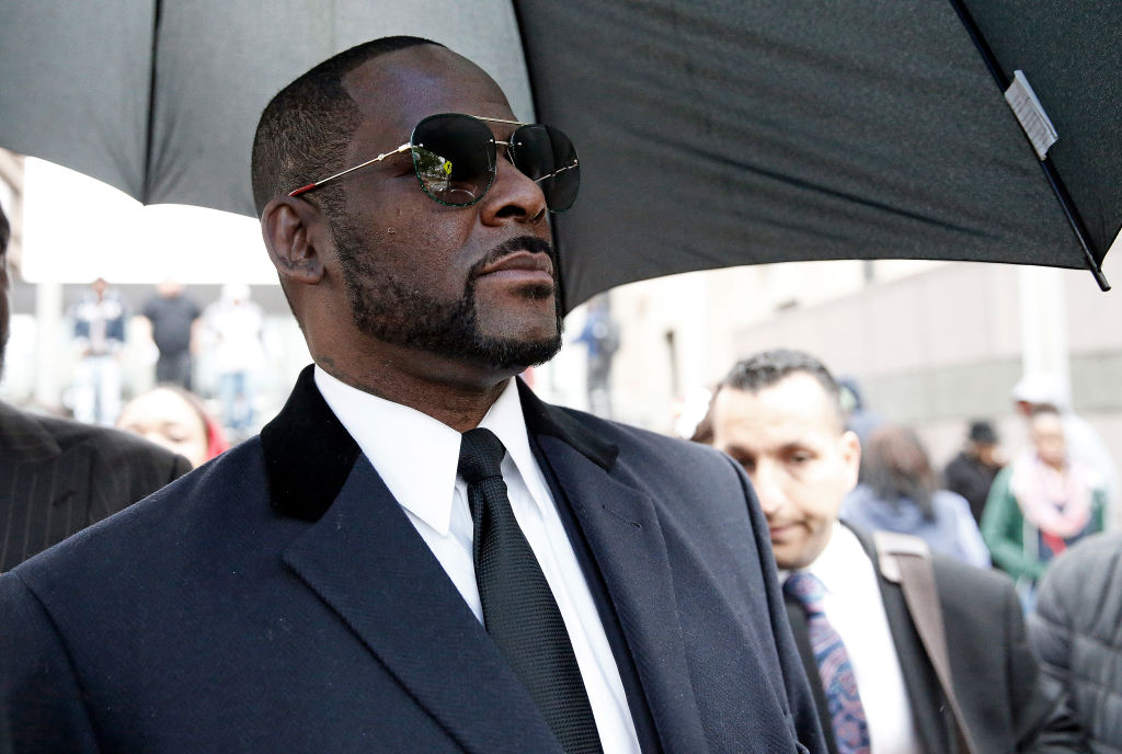 R. Kelly 'Admits' to Crimes in New 'Prison' Album? Unofficial Release Shocks Fans 
