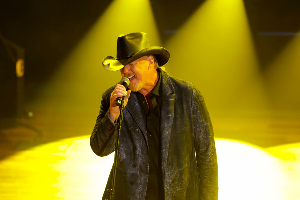 Trace Adkins Now: Age, Net Worth, Singer Faced Death THIS Many Times! 