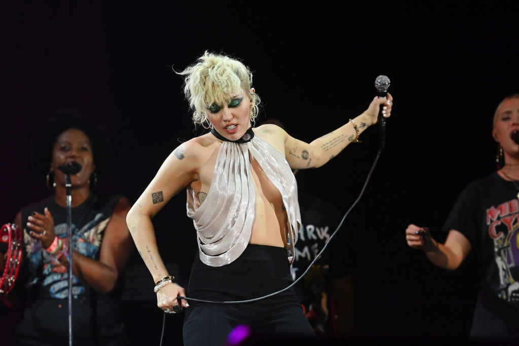 Miley Cyrus Scores Big With Flowers Singer To Return To Charts No 1 Music Times