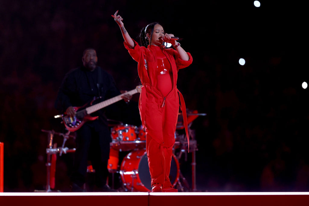 Rihanna Reveals Why She Finally Accepted Super Bowl Invitation: 'I Sends a Really Strong Message' 