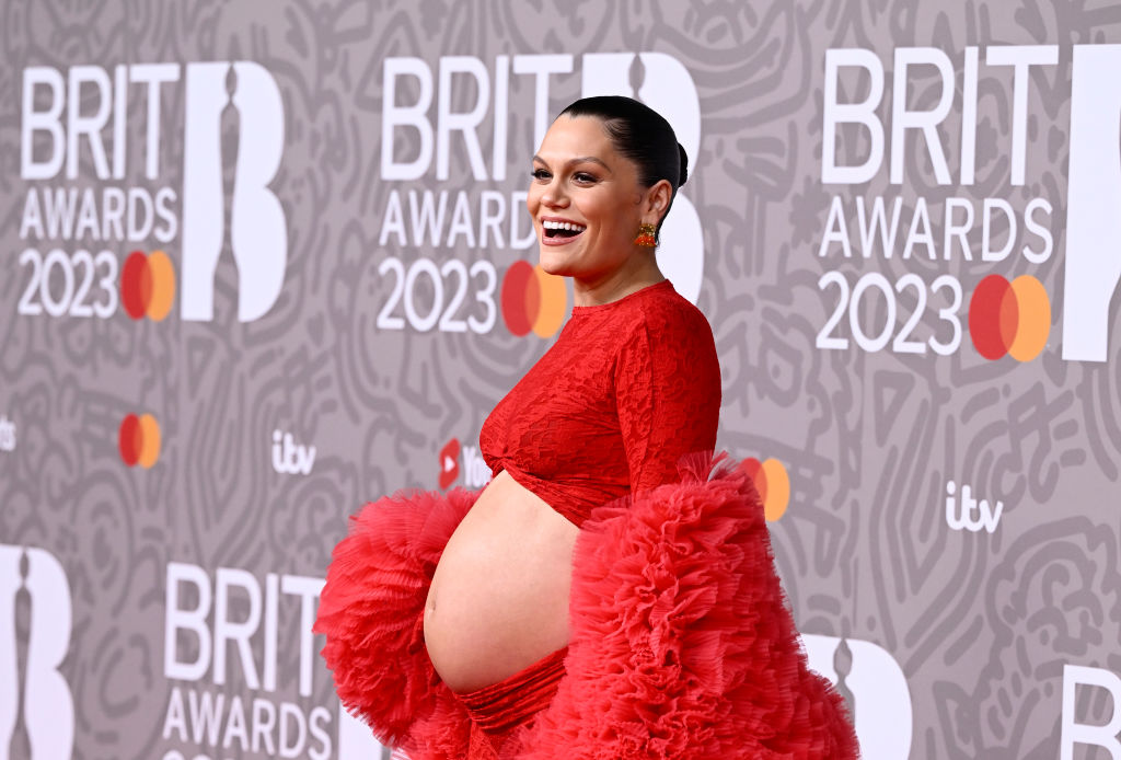 Jessie J Pregnancy: Pop Star Not a Vegan Anymore Despite Diet Helping Her Health Issues; Here’s Why