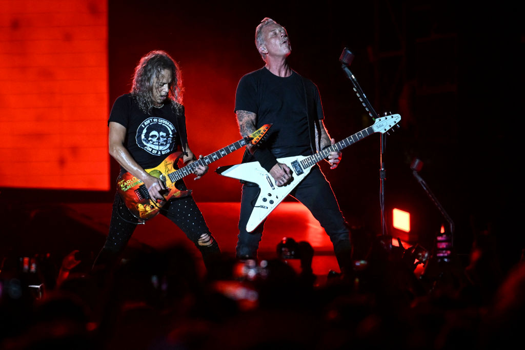Metallica Reaches New Milestone, Beats Miley Cyrus on Music Chart with New Single 