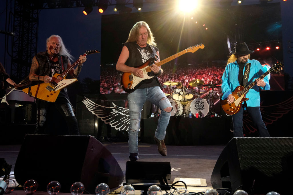 Lynyrd Skynyrd Pays Tribute to Gary Rossington: Band's First Show Since Guitarist's Death