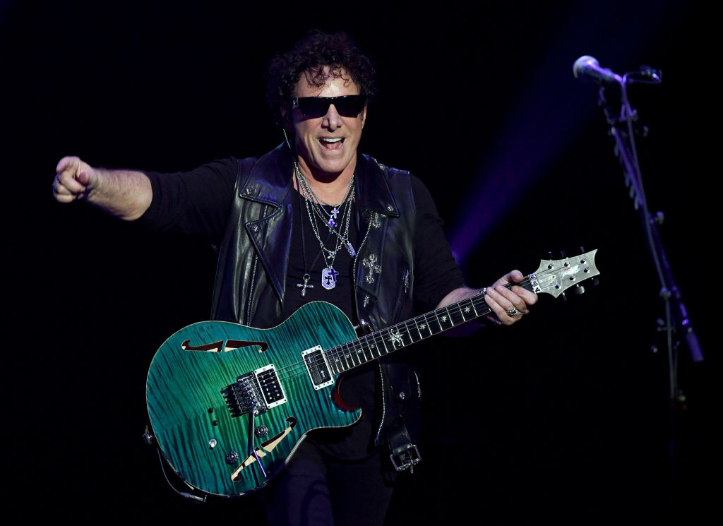 Journey Guitarist Neal Schon Offers Support to Mick Mars Amid Legal Battle Against Motley Crue