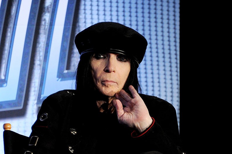Mick Mars 'Disrespected' by Motley Crue Members, Stephen Pearcy Says