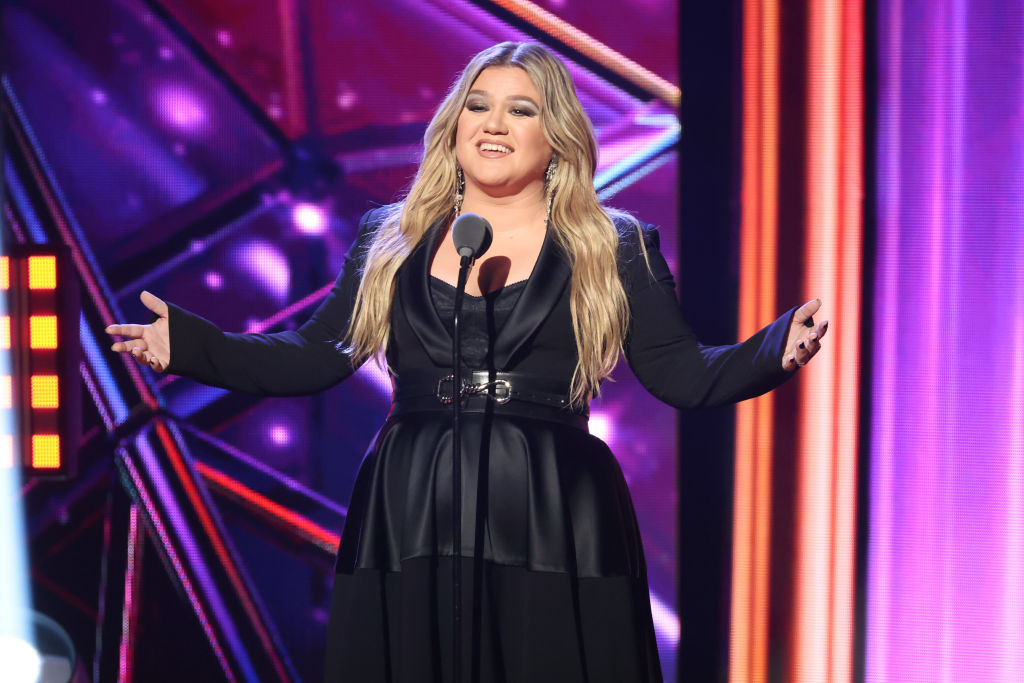 Kelly Clarkson Still Not Ready For Love? Here's Why | Music Times