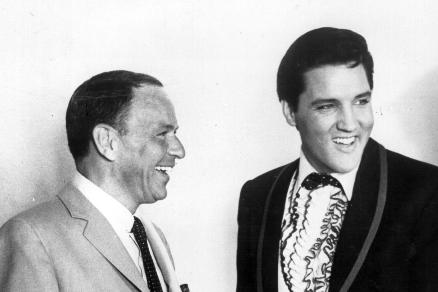 Frank Sinatra Tried To Save Elvis Presley Through This 2 Years Before His Death 