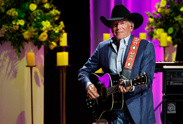 George Strait sets the record for largest concert held in America