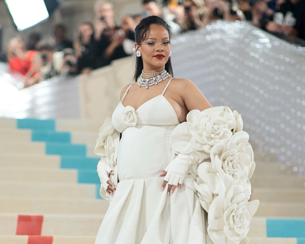 Rihanna Serves The Hottest Looks She Modeled From Her Lingerie Brand ...