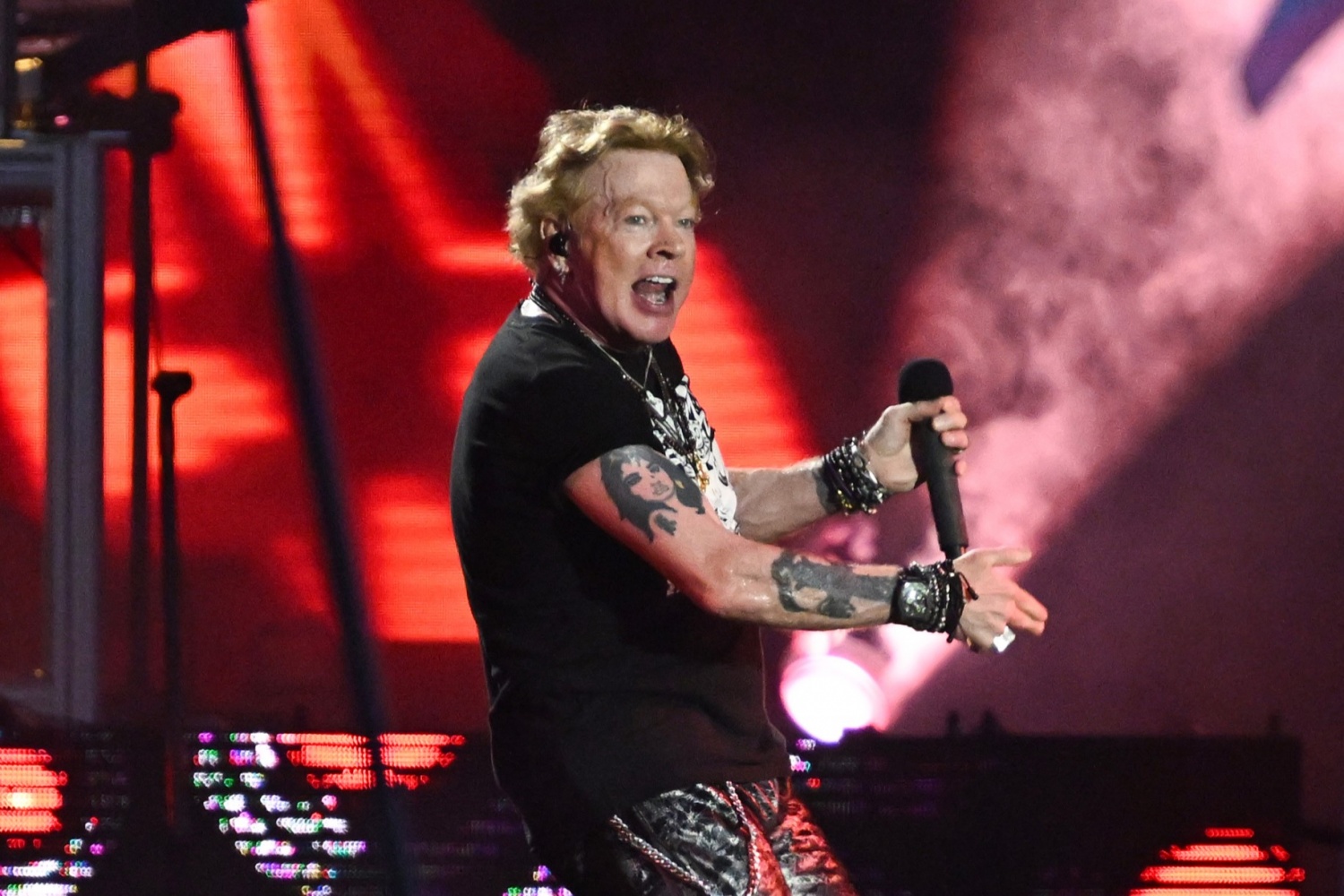 Axl Rose Falls on Stage During Guns N' Roses London Concert — Video Goes Viral