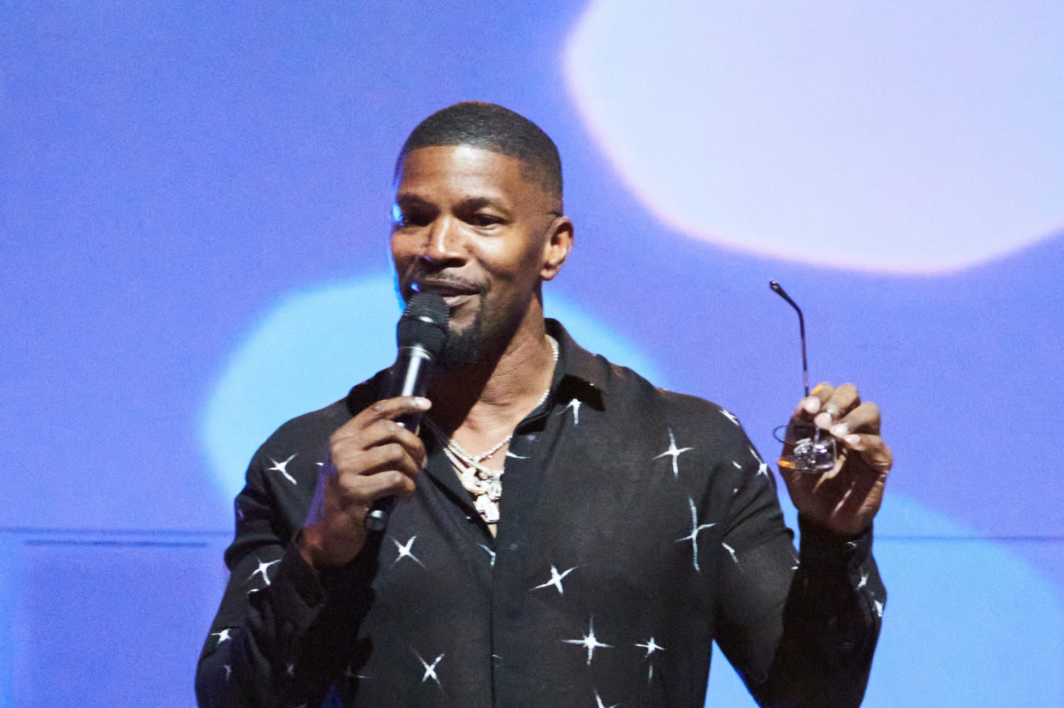 Jamie Foxx Health Issue NOT Stroke: New Video Captures Him in Motion After Previous Rumors [WATCH]