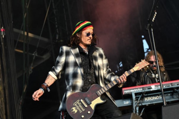 Johnny Depp Injured? Hollywood Vampires Member Spotted Using Crutch After Cancelation of Band's Shows