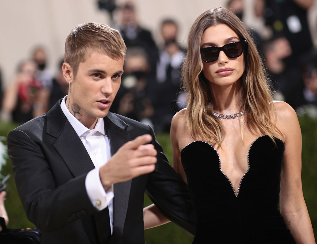 Justin Bieber Accused of 'Doing Hailey Dirty' 