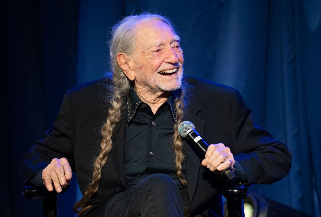 Willie Nelson's $4.3M Maui Home Safe From Fatal Hawaiian Wildfires ...