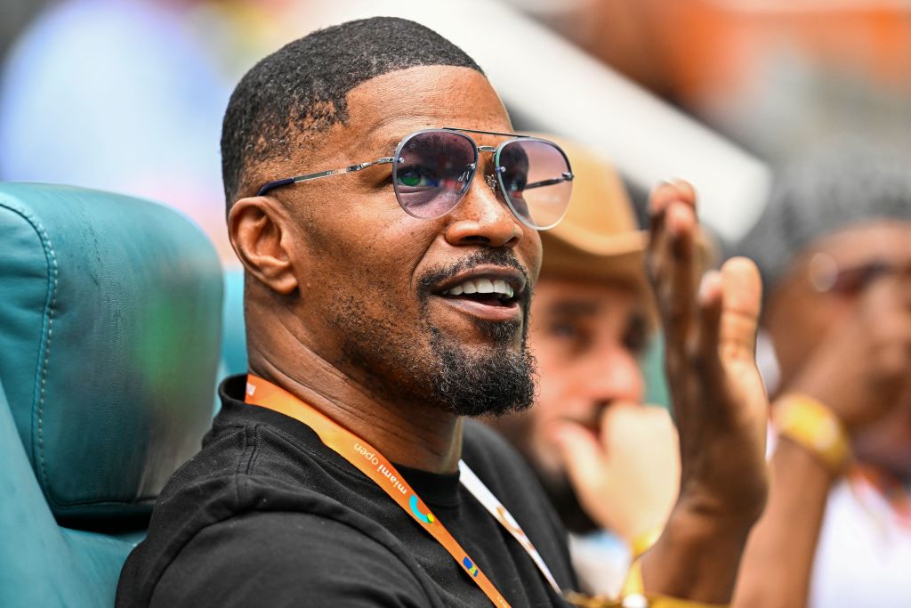 Jamie Foxx Health Update: Singer All Smiles During Cabo Vacation with Girlfriend 