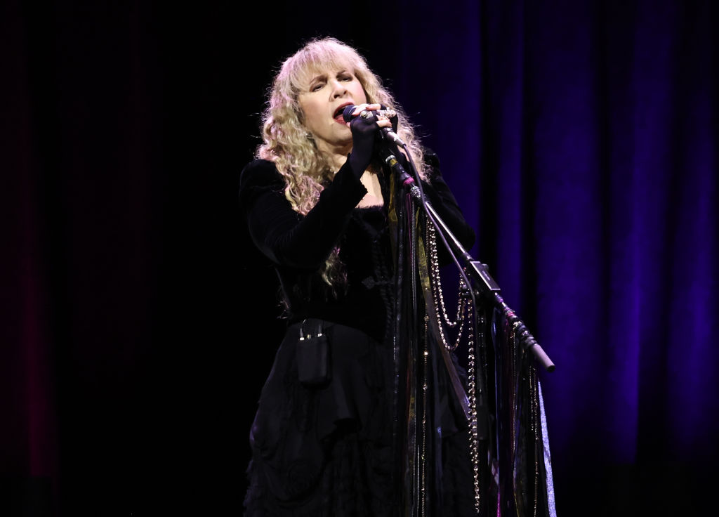 Stevie Nicks cancels concert at last minute due to ‘Illness;’  Fans are outraged