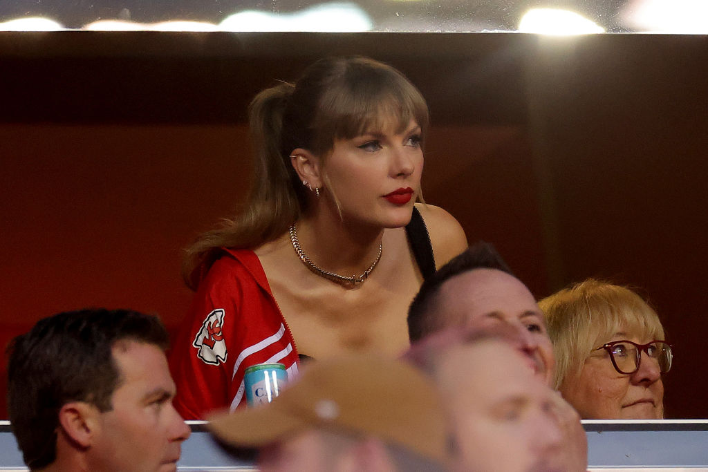 Taylor Swift's Fans Accuse Israel of Using Singer For 'Propaganda': 'Bodyguard Isn't Part of Her Team!'