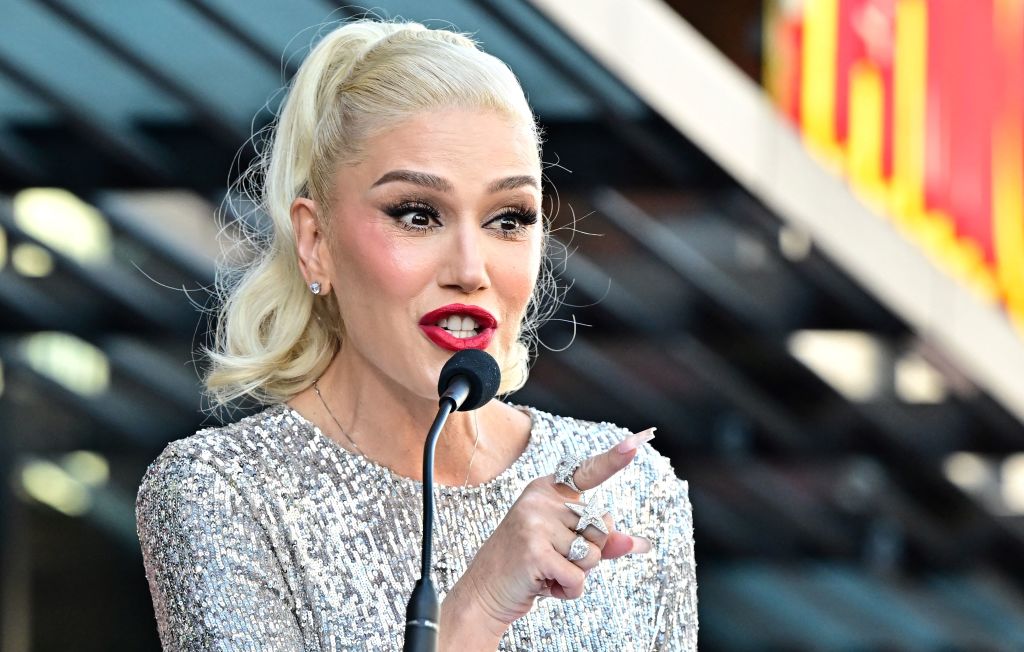 Gwen Stefani Attracts Negative Comments After Wearing 'Laughable' Outfit on 'The Voice'