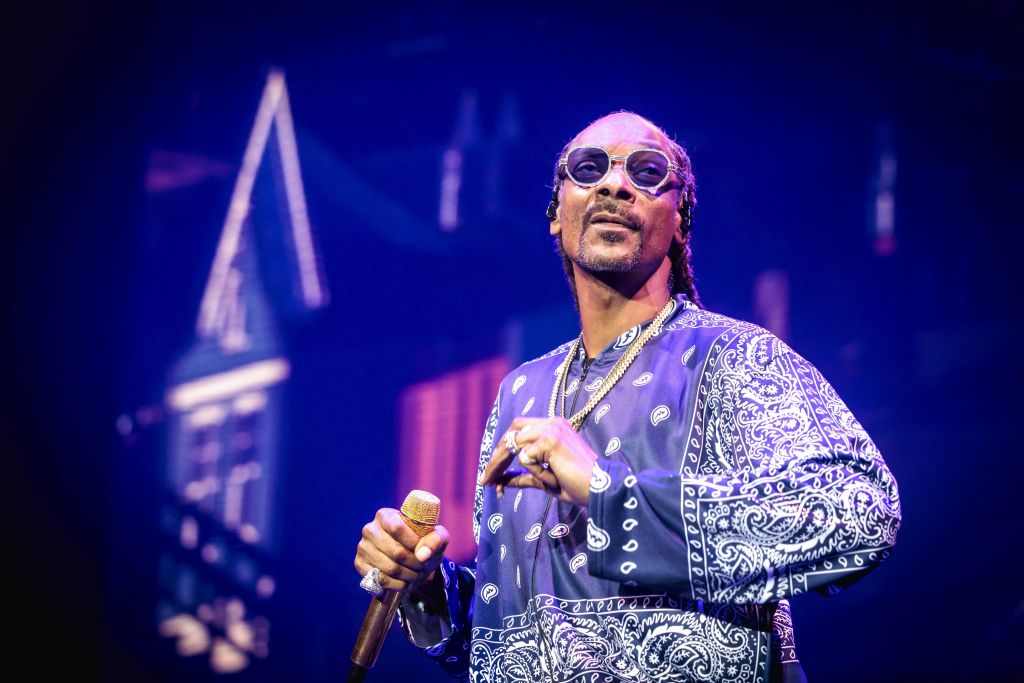 Real Reason Why Snoop Dogg Finally Gives Up Smoking Drugs: Grandchildren Play a Huge Role?