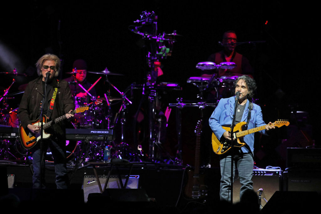 Daryl Hall Files Restraining Order Against John Oates: 80s Icon Duo Feuding? 