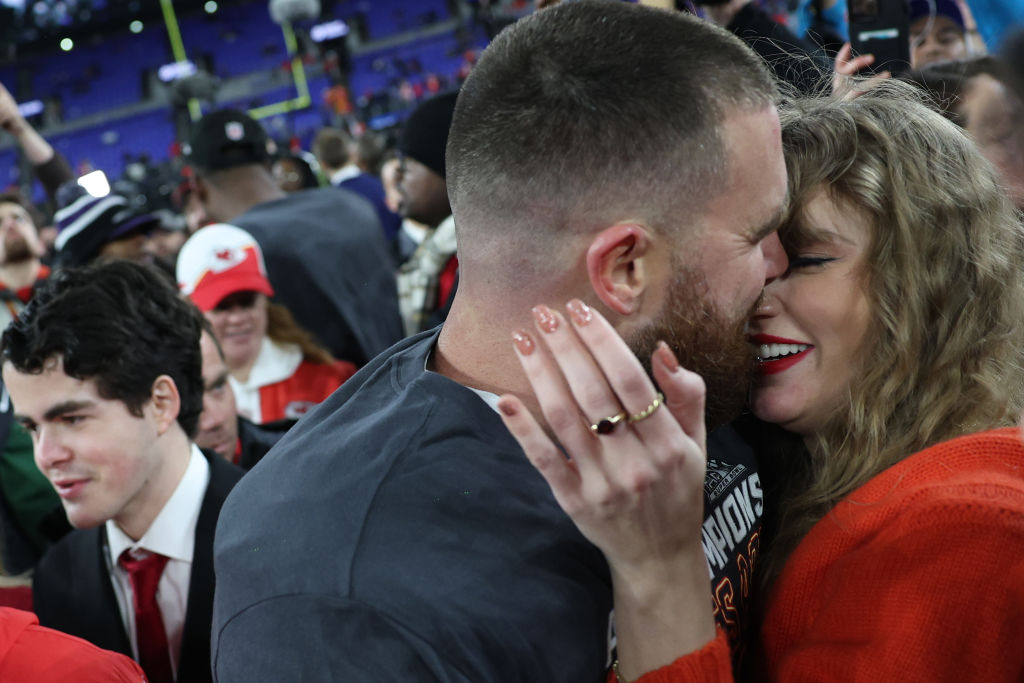 Travis Kelce gave Taylor Swift a romantic bridal shower on stage after going on official IG