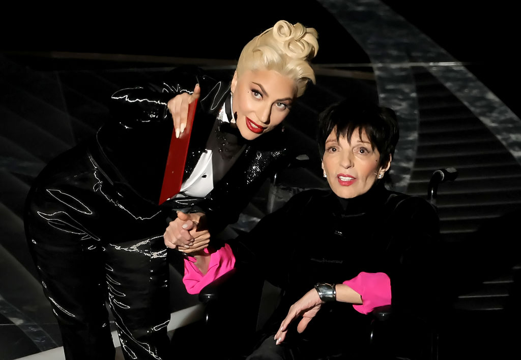 Liza Minnelli Marks Public Outing in Wheelchair Amid Health Issues