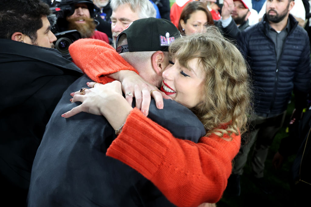 Taylor Swift and Travis Kelce celebrate the Kansas City Chiefs 2024 Super Bowl win