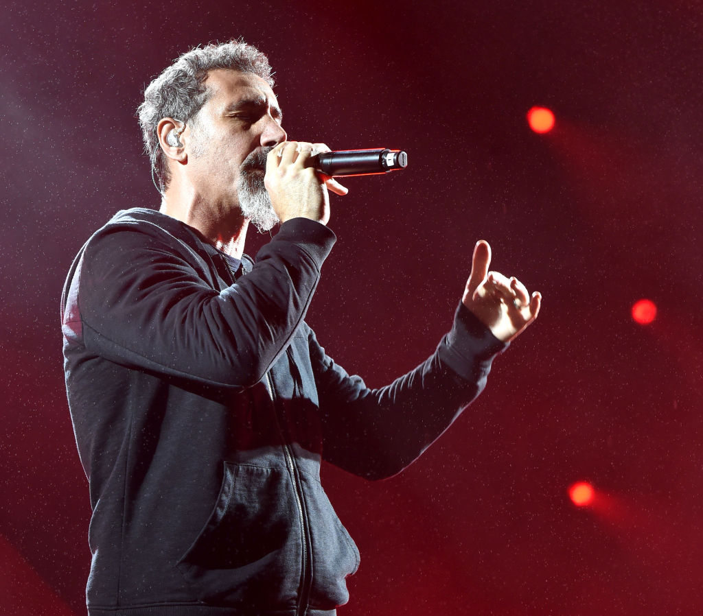 Serj Tankian performs in California (2018)