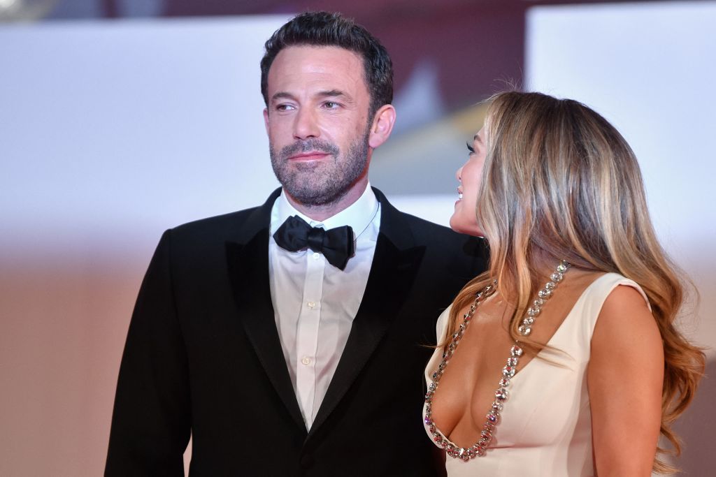 Jennifer Lopez ‘distraught’ while Ben Affleck remains unfazed by negative media attention amid divorce rumors: Report