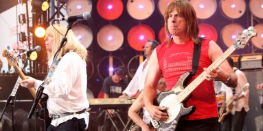Spinal Tap performing in 2007
