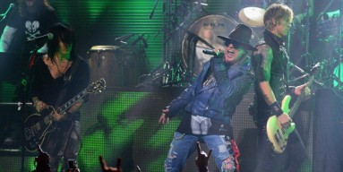 Here’s The List of the Major Blows of Axl Rose & Slash Have Gone Down