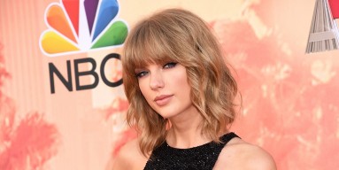 Taylor Swift at 2015 iHeartRadio Music Awards
