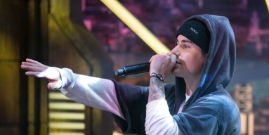 Justin Bieber performs on stage during the 'El Hormiguero' Tv Show on October 28, 2015 in Madrid, Spain.
