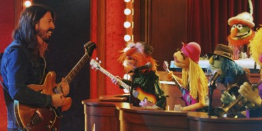 Dave Grohl, The Muppets, YouTube