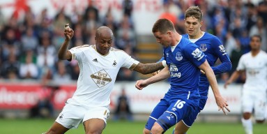  Andre Ayew of Swansea City and James McCarthy of Everton compete for the ball during the Barclays Premier League match between Swansea City and Everton at the Liberty Stadium on September 19, 2015 in Swansea, United Kingdom.