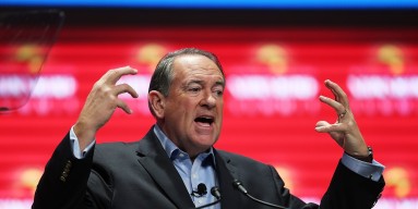 Mike Huckabee speaks during the Sunshine Summit conference on November 13, 2015 in Orlando, Florida