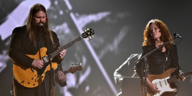 Chris Stapleton, Bonnie Raitt perform at 2016 Grammys