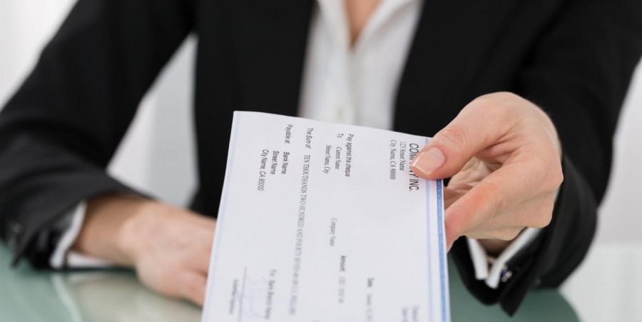 5 Features to Look for When Getting a Paystub Maker for Small Business