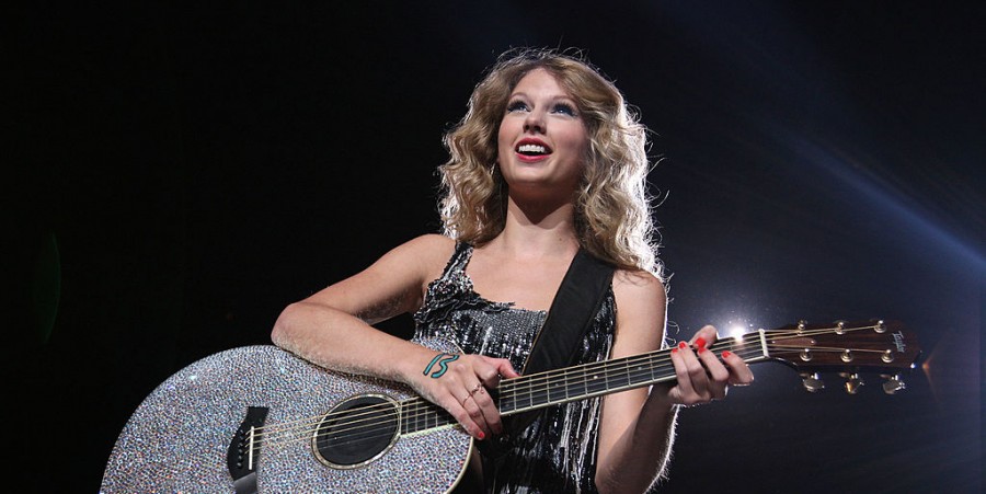  'Fearless' and 'Fearless Taylor's Version' are in a Tight Fight on the Charts: Which one is Better?