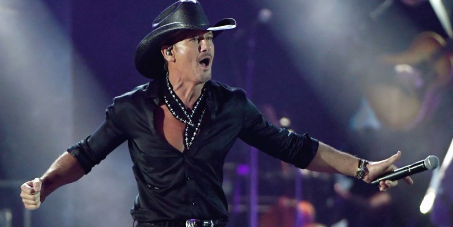 Tim McGraw Tumbles Offstage, Fans Jokingly Blames His Skinny Jeans 