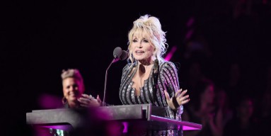 Dolly Parton, Mariah Carey Compete For 'Queen Of Chrismas' Title: 'Dolly, Let's Settle This One' 