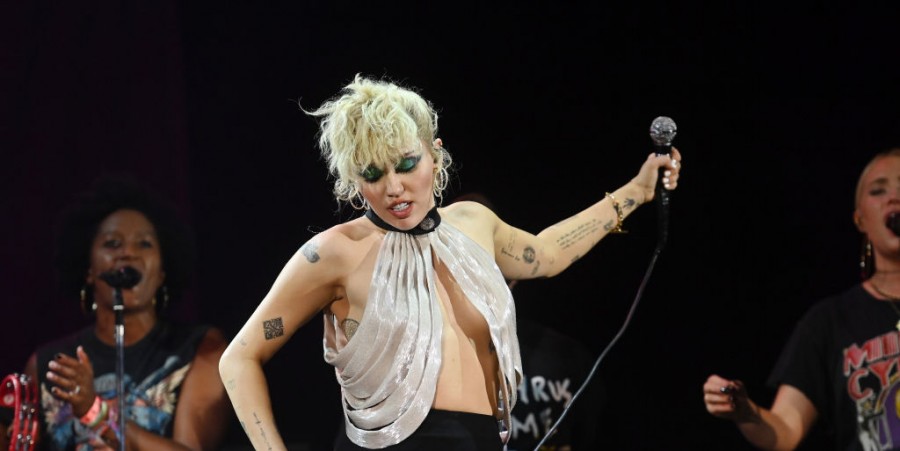 Miley Cyrus Scores Big with 'Flowers': Singer to Return to Charts No. 1?